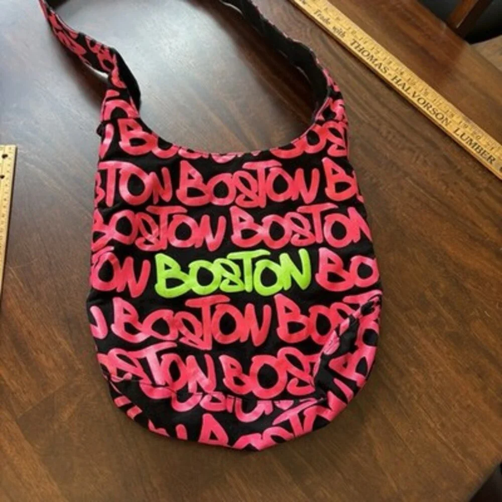 Robin Ruth Boston Logo Print Shoulder Bag Black Pink Green Magnetic Closure